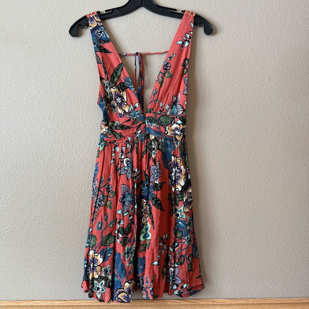 Illa Illa floral lace open back short dress